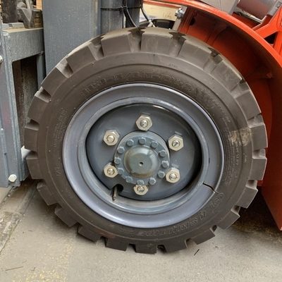 Perkakas Pabrik Manufaktur 2 Piece 7.00T-15 Steel Wheel Rims untuk Ban 28x9-15