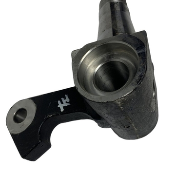 Knuckle kemudi forklift 80DH-413000 tahan lama untuk CPCD100RG di bengkel mesin